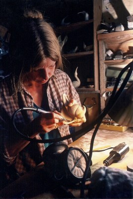 Maureen Morris working with the Foredom Flexible Shaft grinder.